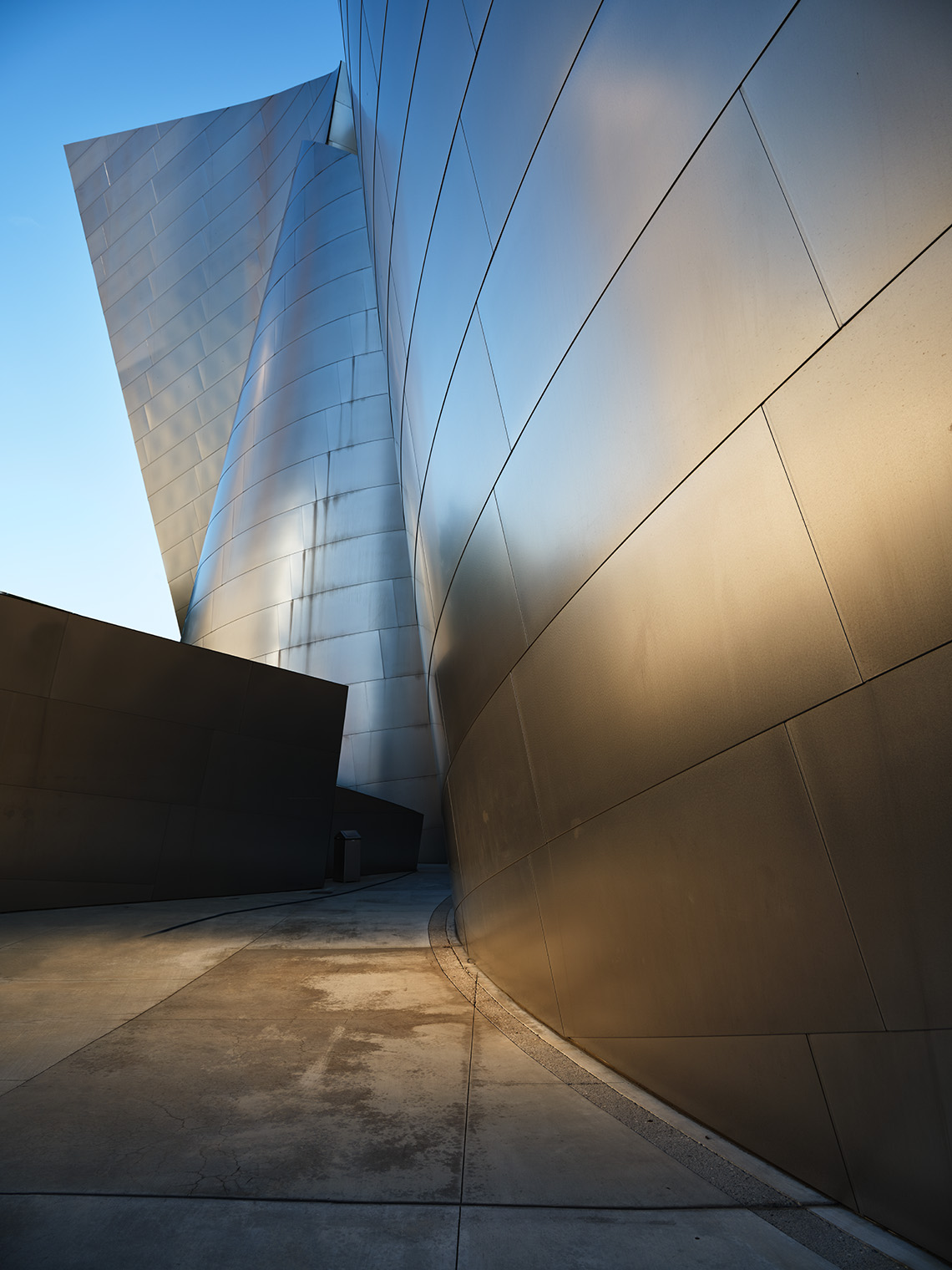dw_2209_gehry__DSF1154_comp_1140pxl